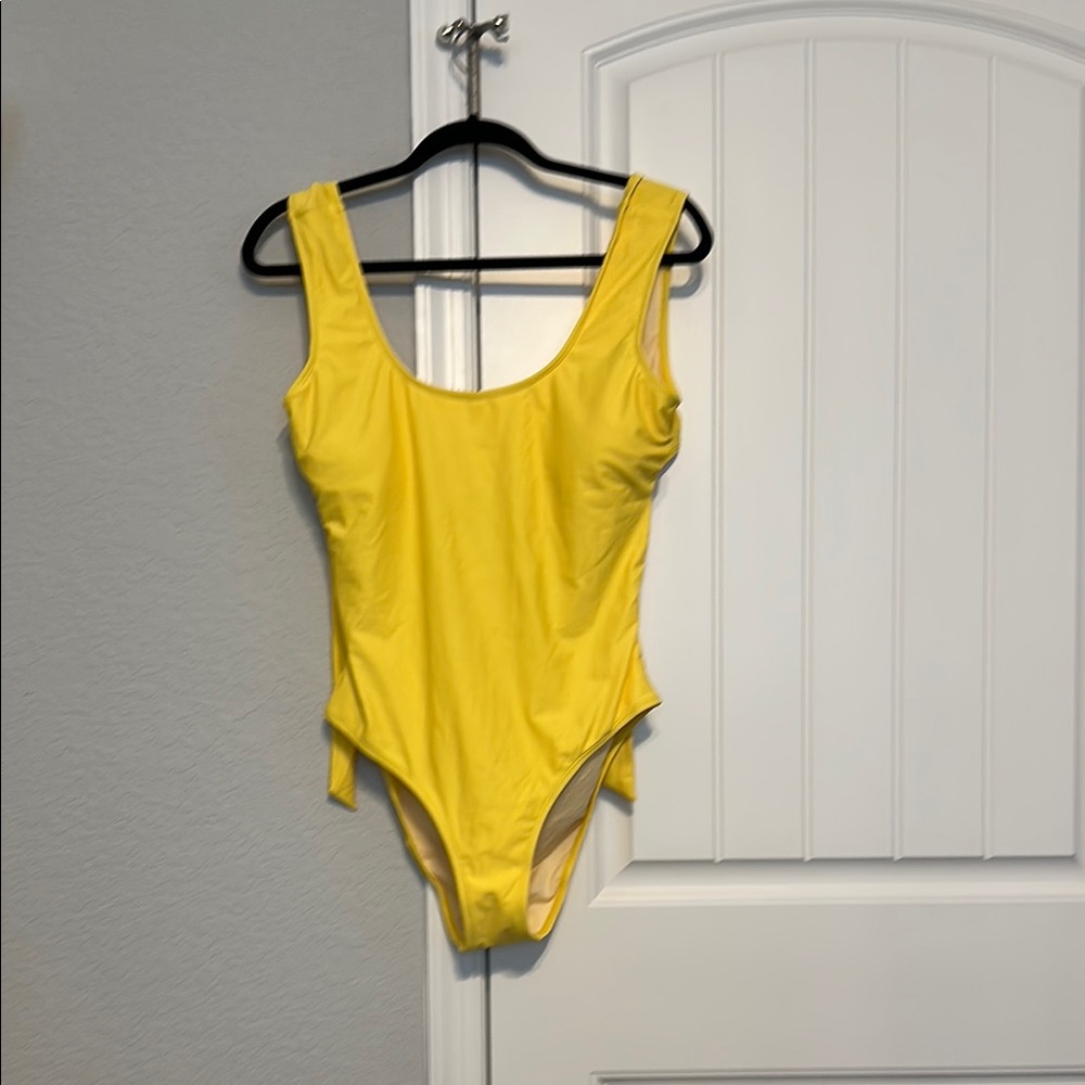 Cupshe Yellow Women's One Piece Swimsuit
